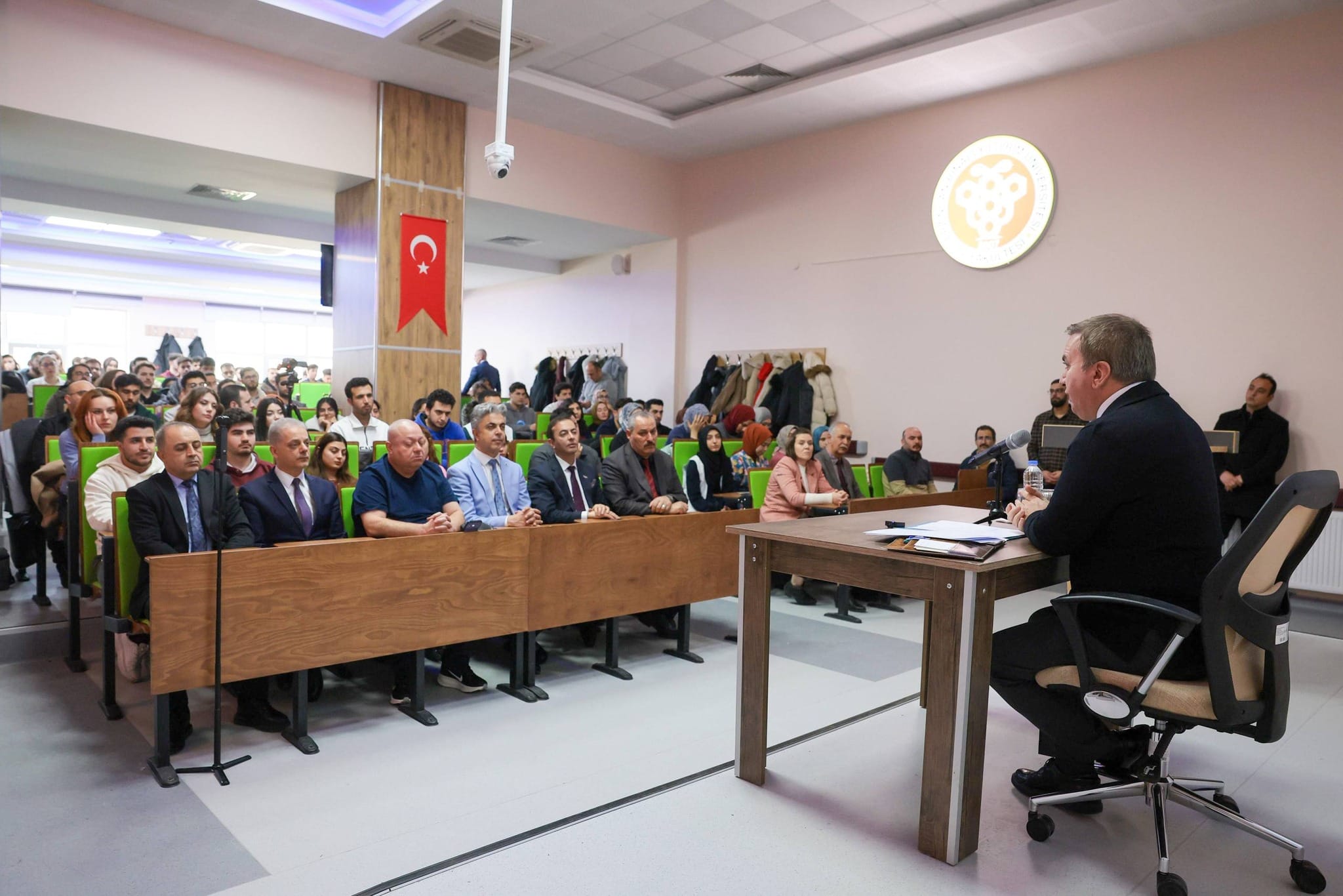 Erzincan Valisi Hamza Aydoğdu, Tıp Fakültesi Öğrencileriyle Bir Araya Geldi