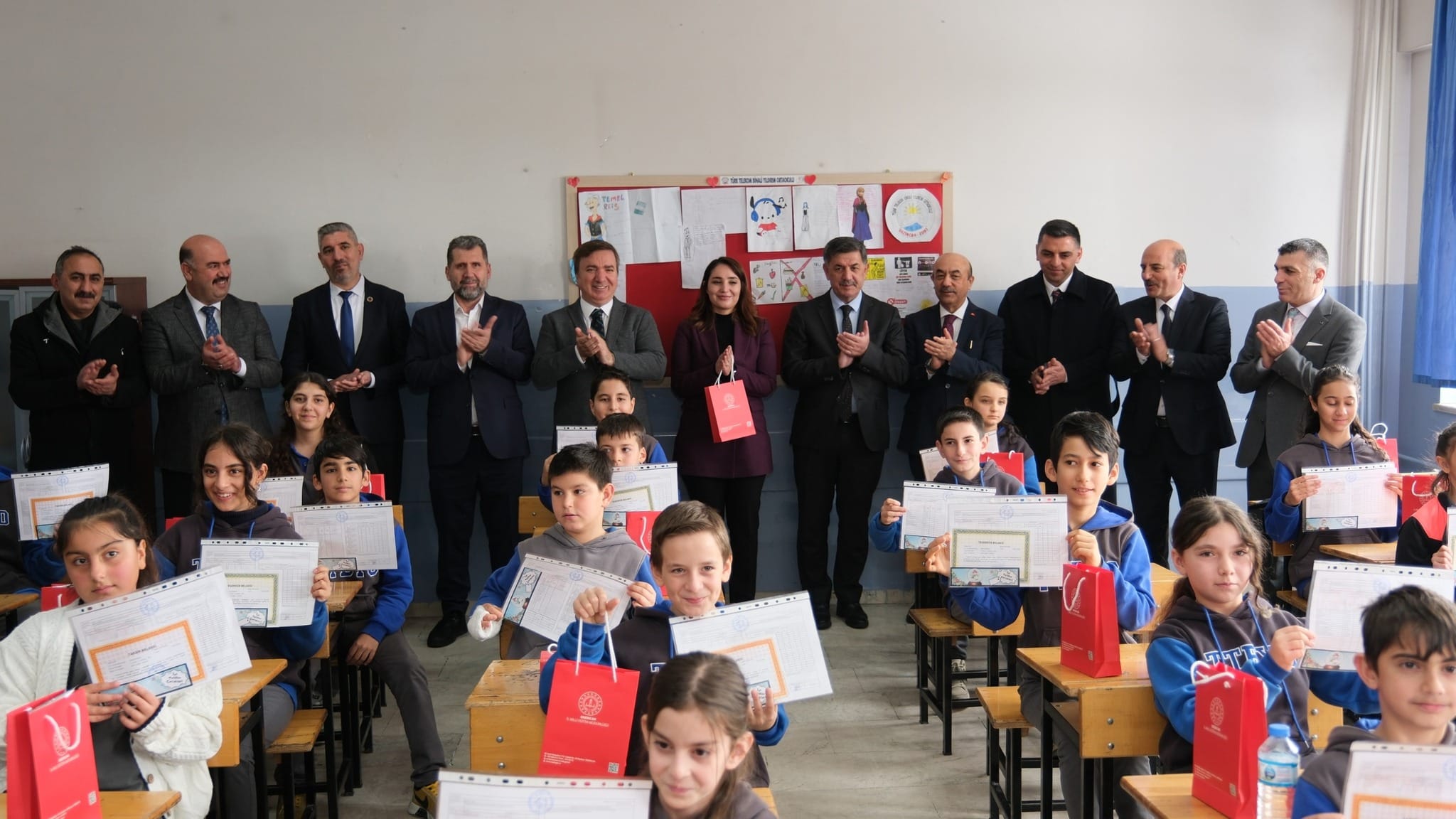 Erzincan’da 41 Bin Öğrenci Karne Sevinci Yaşadı