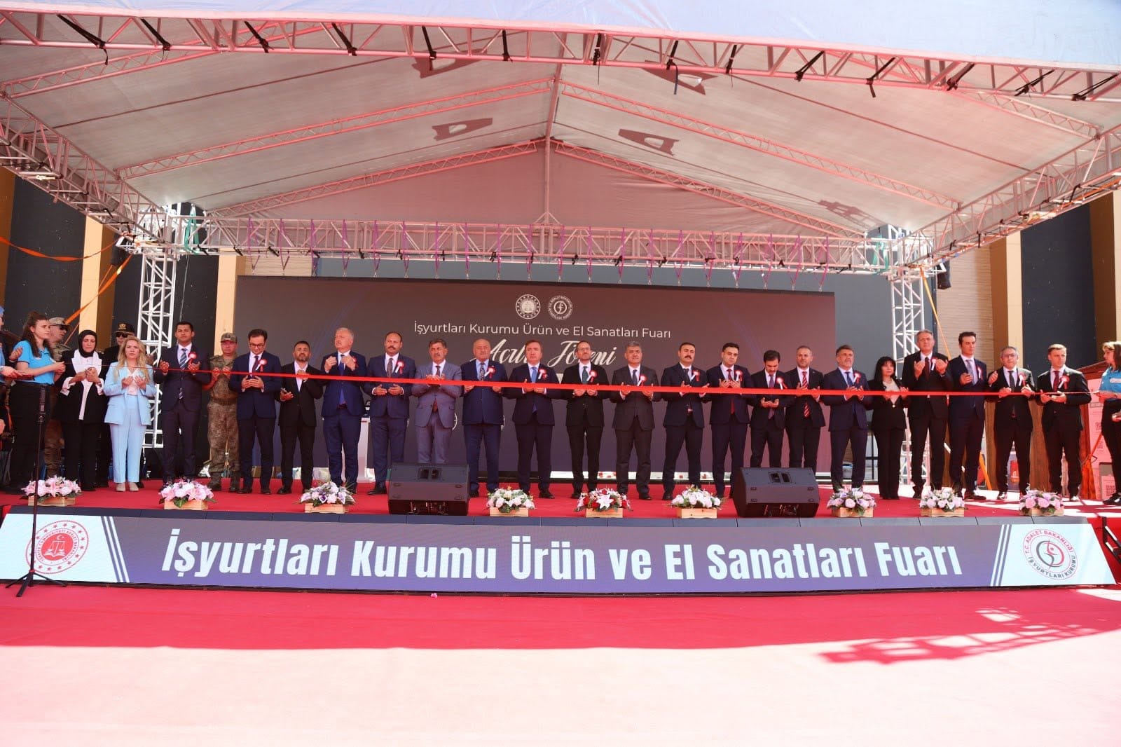 Erzincan’da “İşyurtları Ürün ve El Sanatları Fuarı” Coşkuyla Açıldı