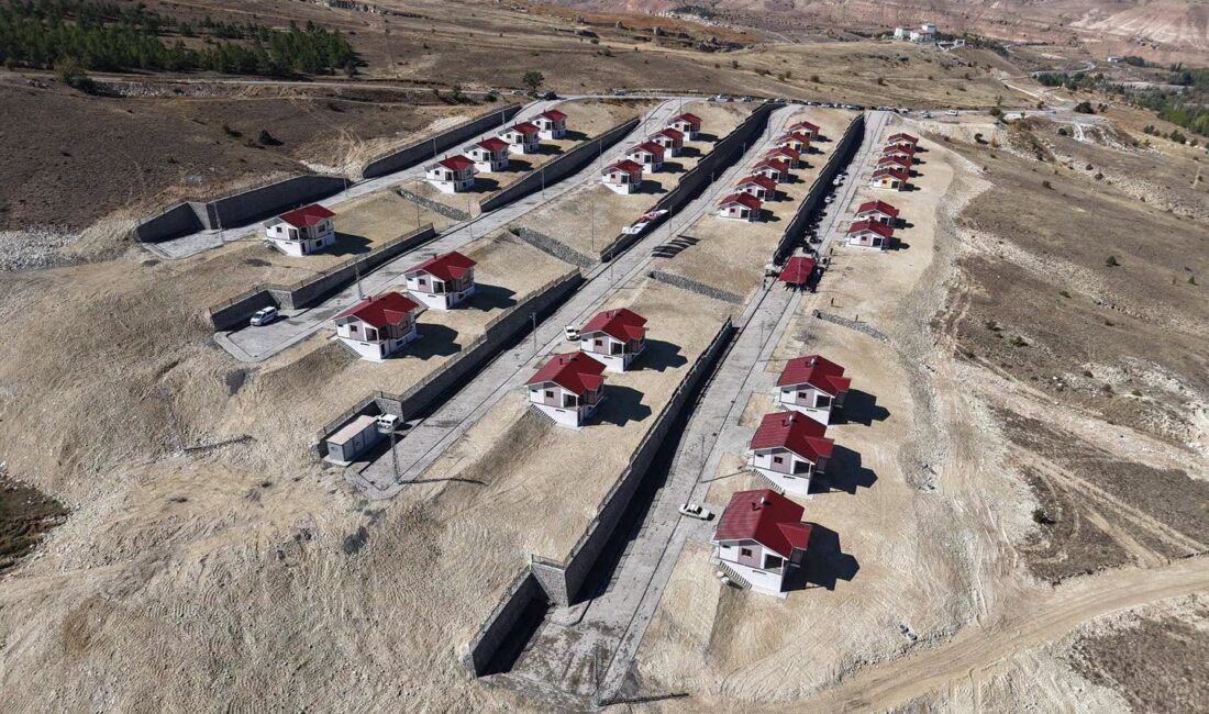 Erzincan’ın Kemah ilçesinde kaya