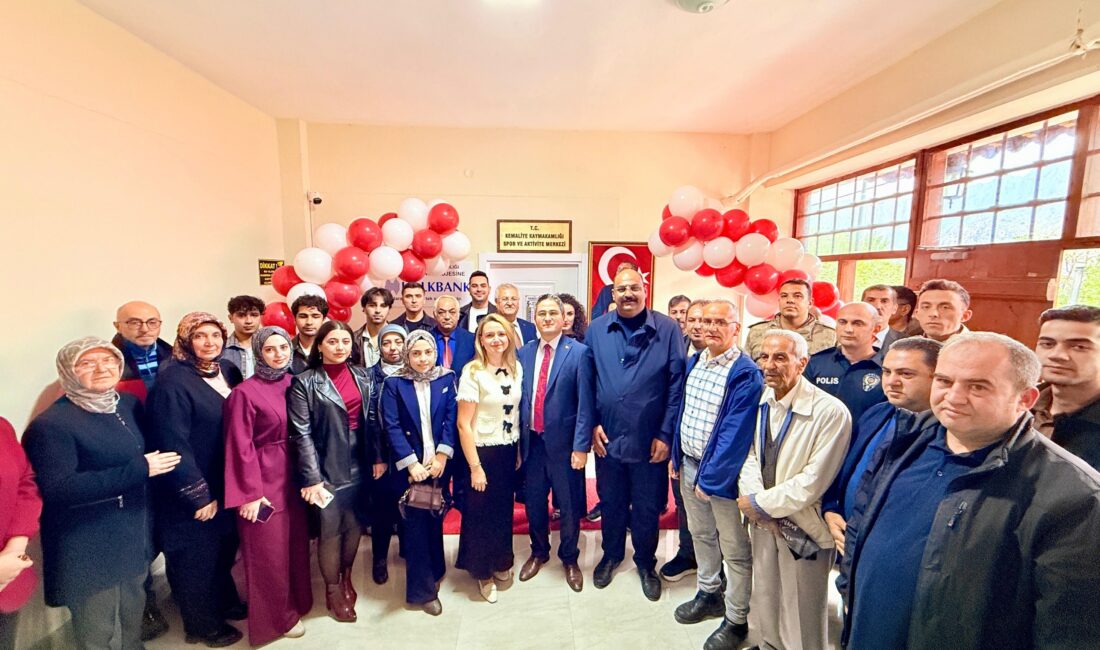 Kemaliye Kaymakamlığı Spor ve Aktivite Merkezi Açılışı Kemaliye’de Kaymakamlık tarafından yaptırılan