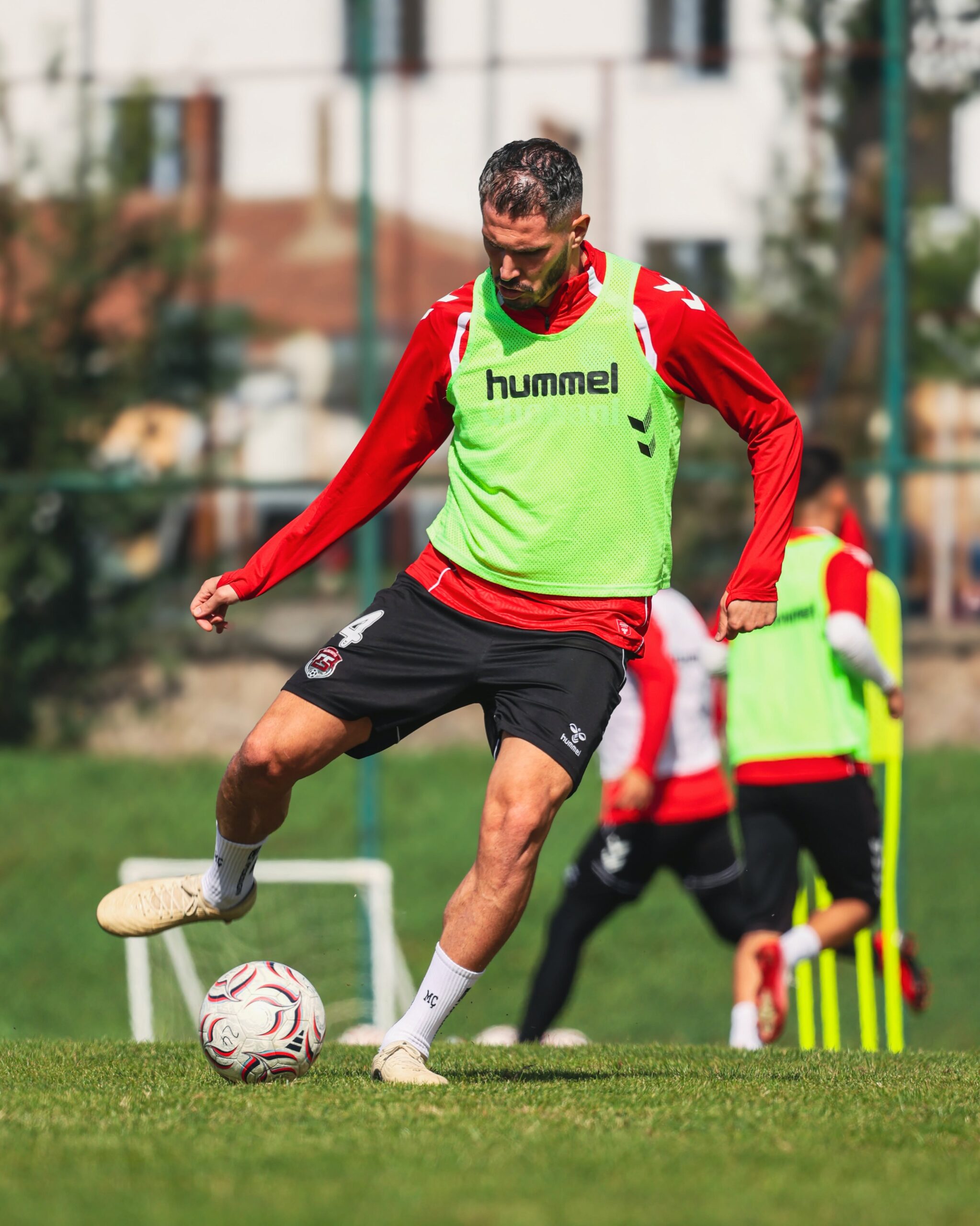 Erzincanspor, lider Sakaryaspor deplasmanında sahaya çıkıyor